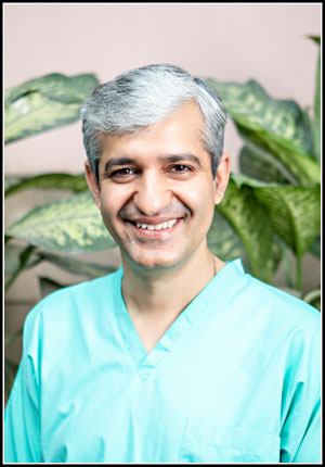 Dr. Tarun Giroti - Best Endodontist in Delhi; Dentist in Delhi